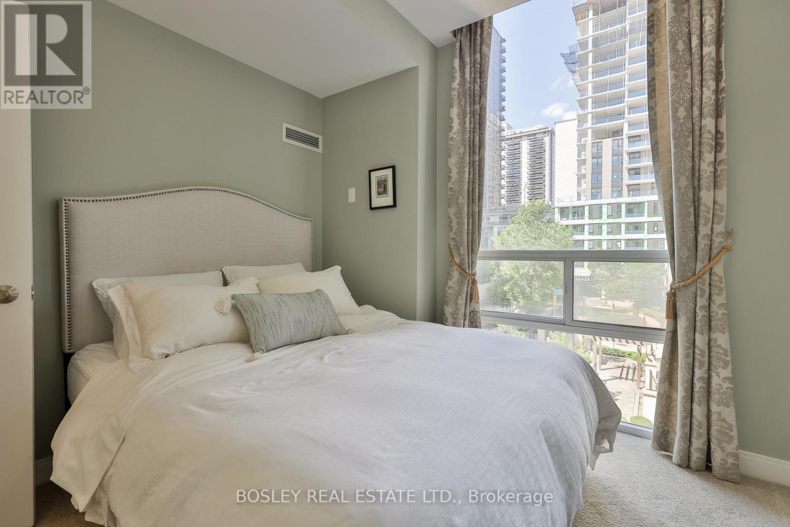 Photo 27 of 318 88 Broadway Avenue, Toronto ON