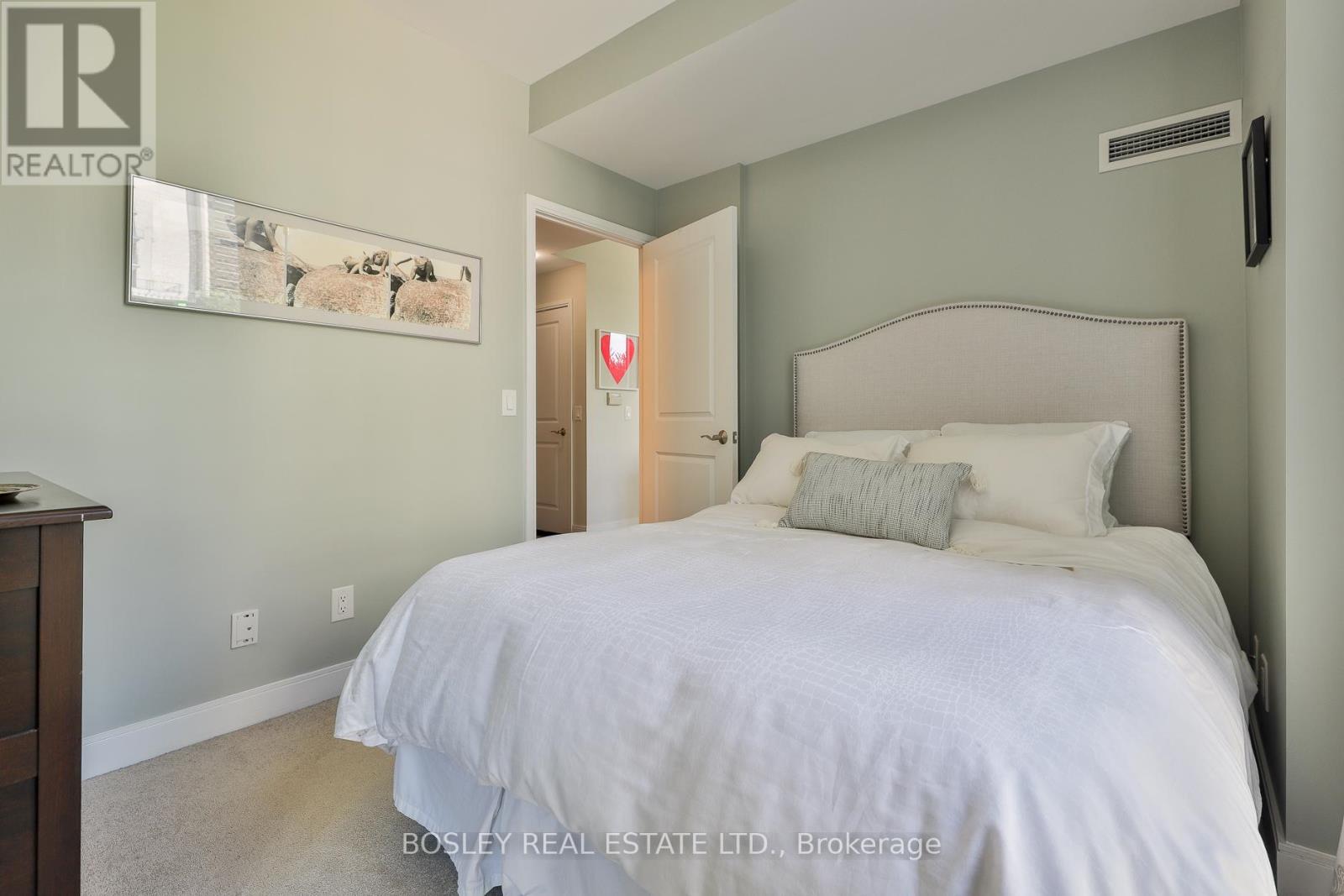 Photo 28 of 318 88 Broadway Avenue, Toronto ON