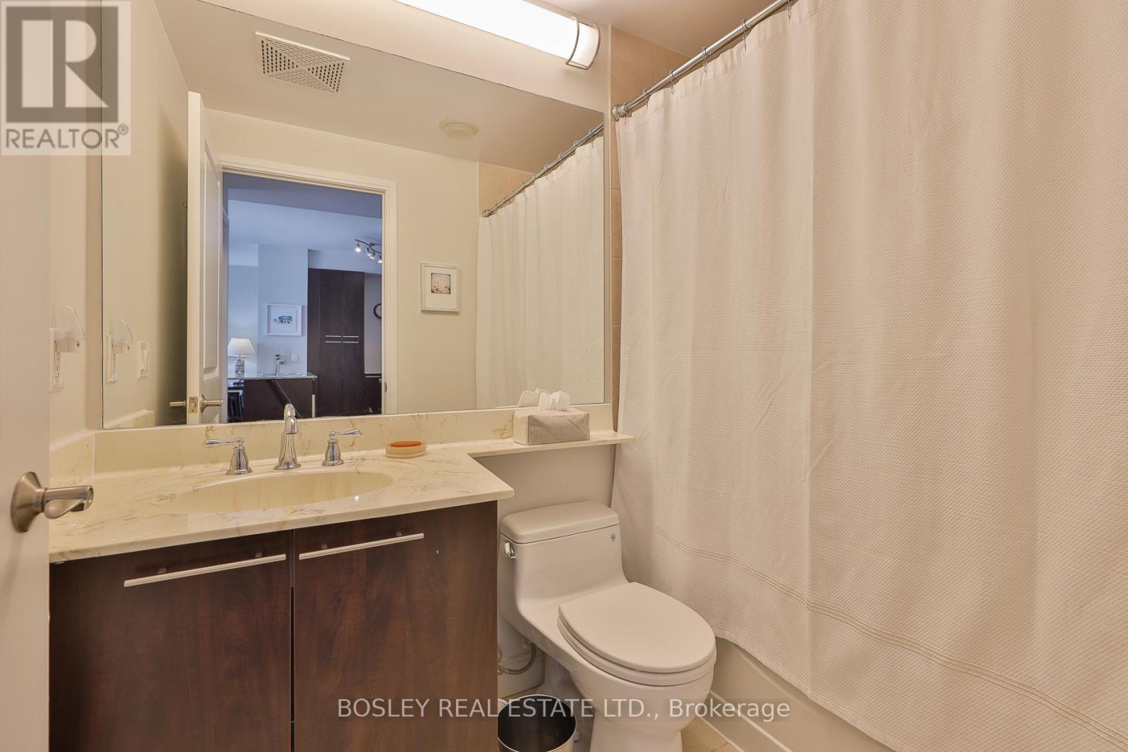 Photo 29 of 318 88 Broadway Avenue, Toronto ON