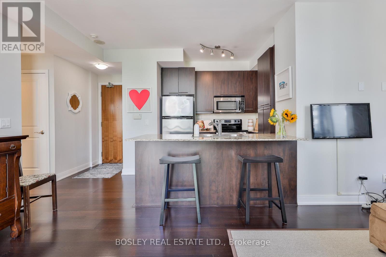 Photo 7 of 318 88 Broadway Avenue, Toronto ON
