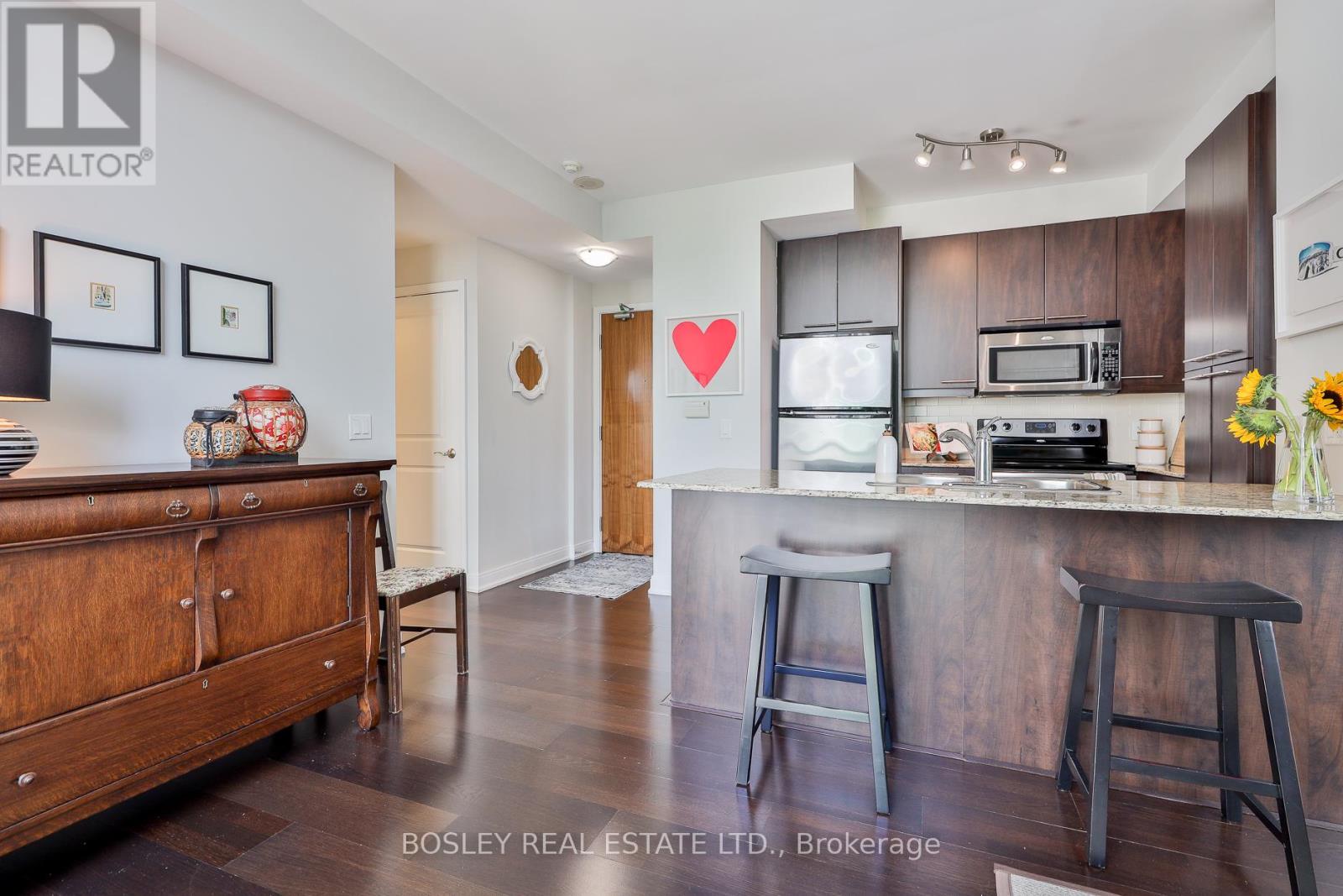 Photo 8 of 318 88 Broadway Avenue, Toronto ON