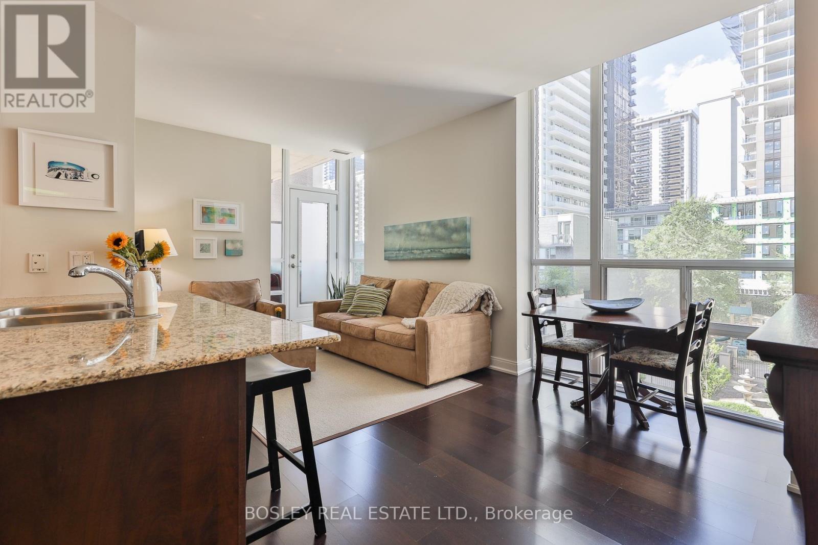 Photo 9 of 318 88 Broadway Avenue, Toronto ON
