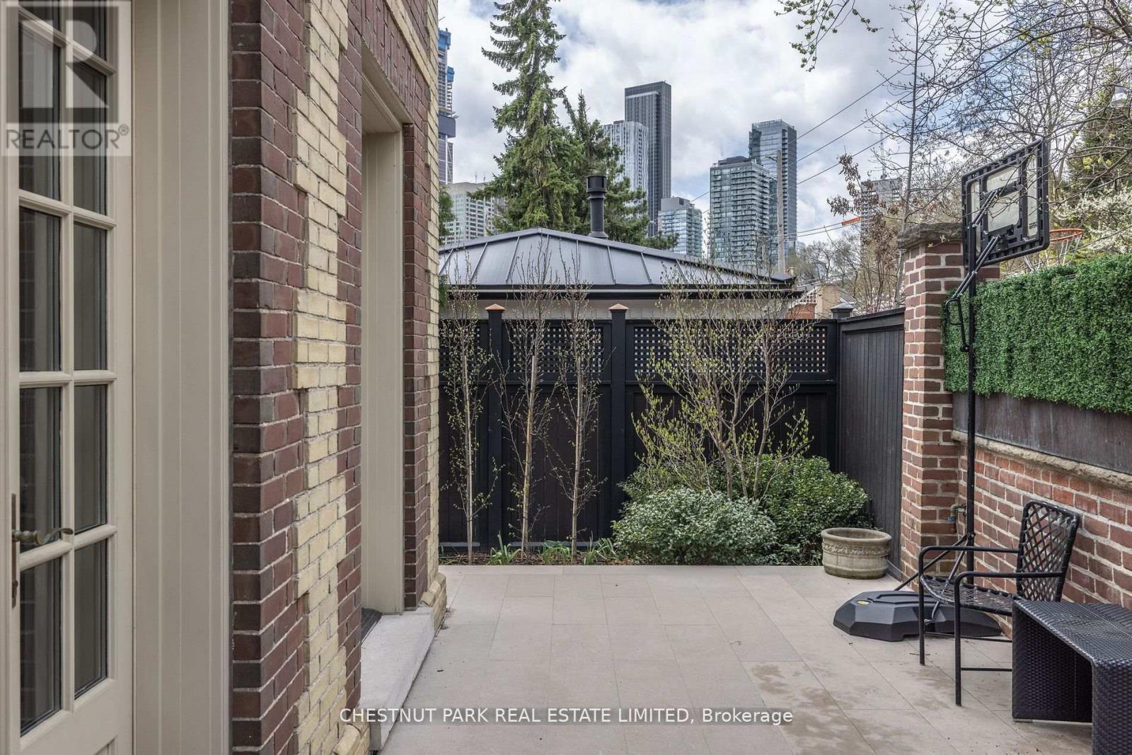 Photo 36 of 45 South Drive, Toronto ON