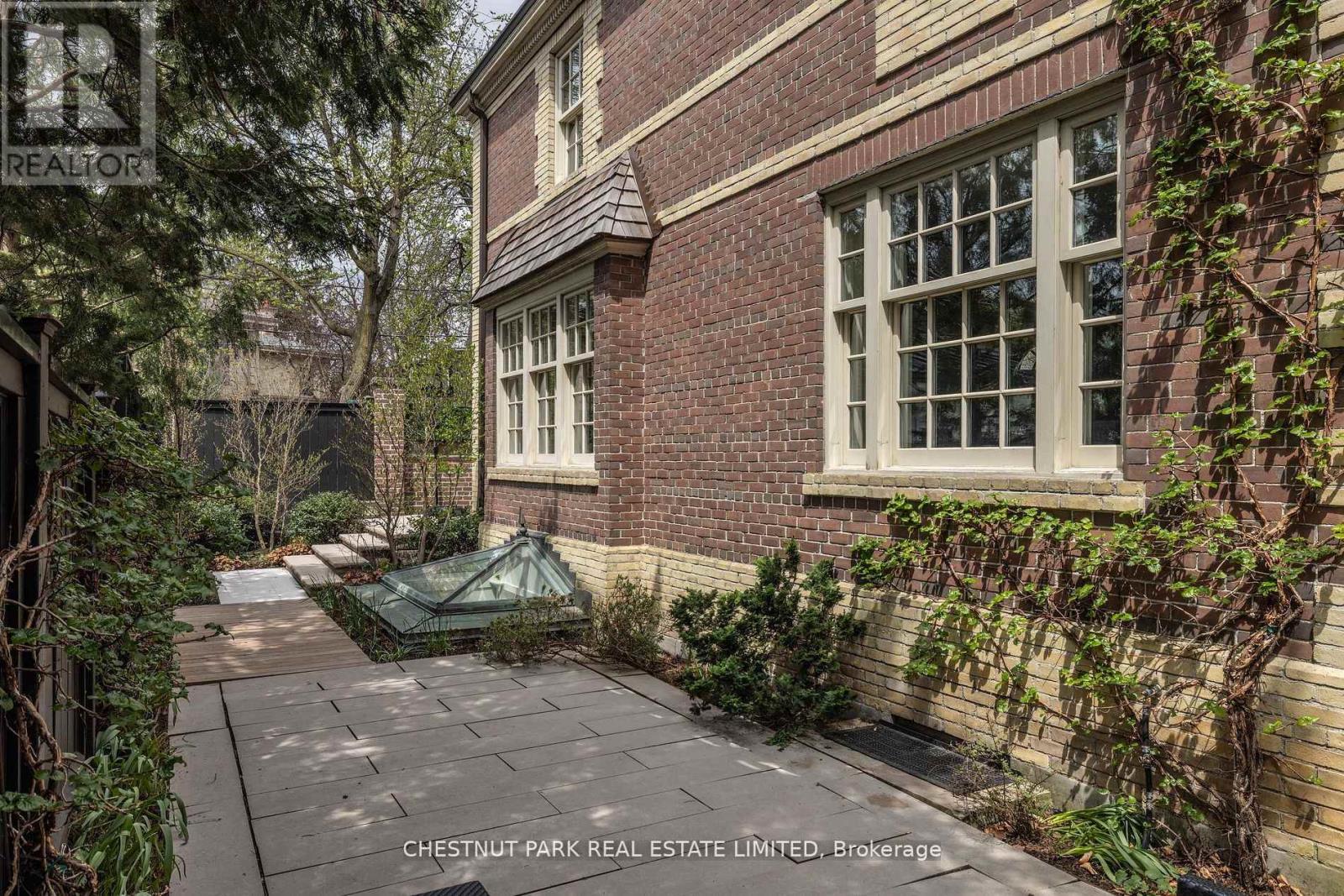 Photo 38 of 45 South Drive, Toronto ON
