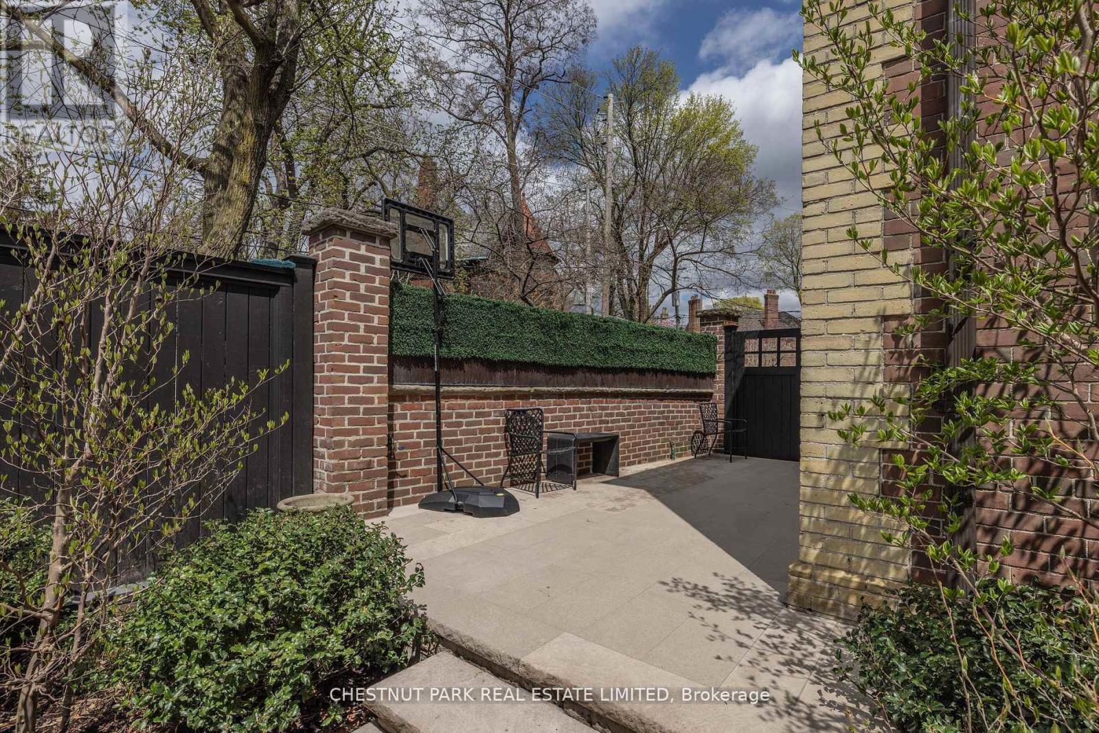 Photo 39 of 45 South Drive, Toronto ON