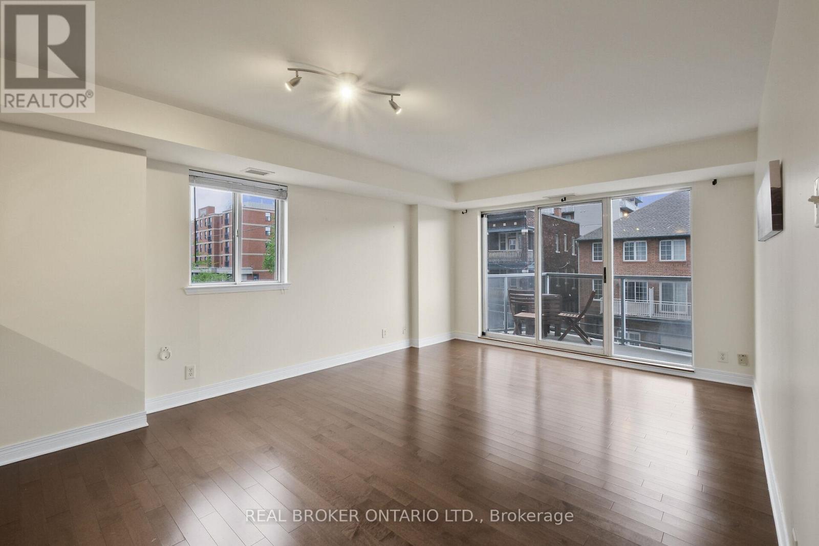 Photo 13 of 306 429 Somerset Street W, Ottawa ON