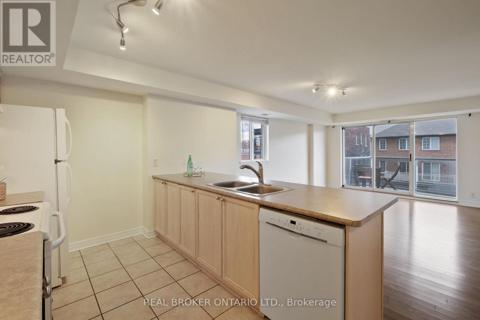 Photo 17 of 306 429 Somerset Street W, Ottawa ON