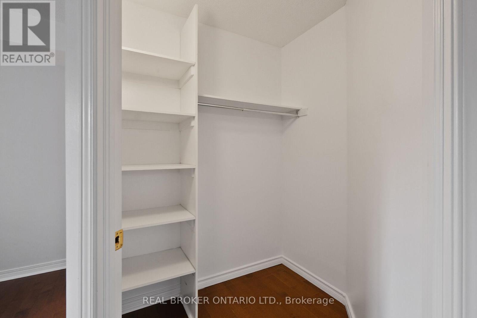 Photo 23 of 306 429 Somerset Street W, Ottawa ON