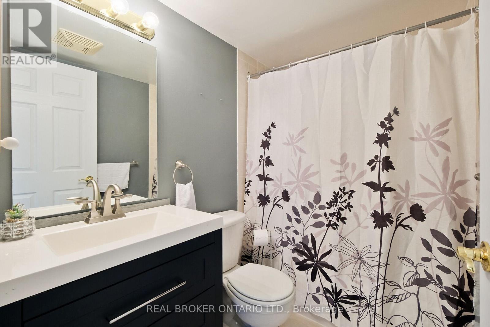 Photo 26 of 306 429 Somerset Street W, Ottawa ON