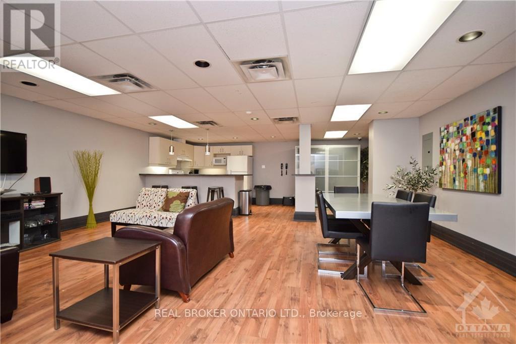 Photo 29 of 306 429 Somerset Street W, Ottawa ON