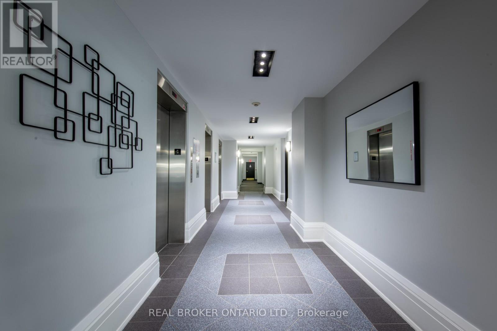 Photo 8 of 306 429 Somerset Street W, Ottawa ON