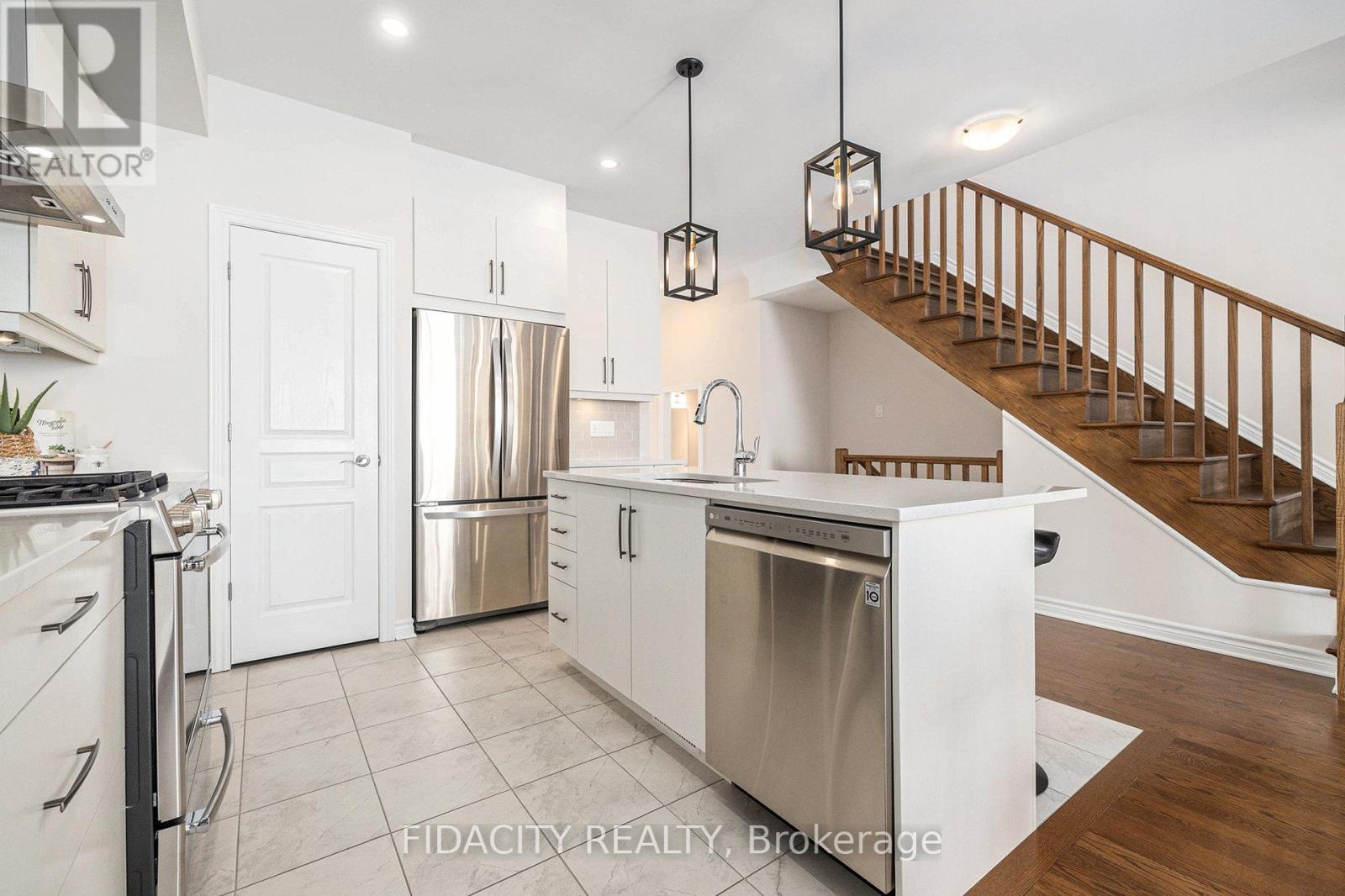 Photo 14 of 219 A Shinny Avenue, Ottawa ON