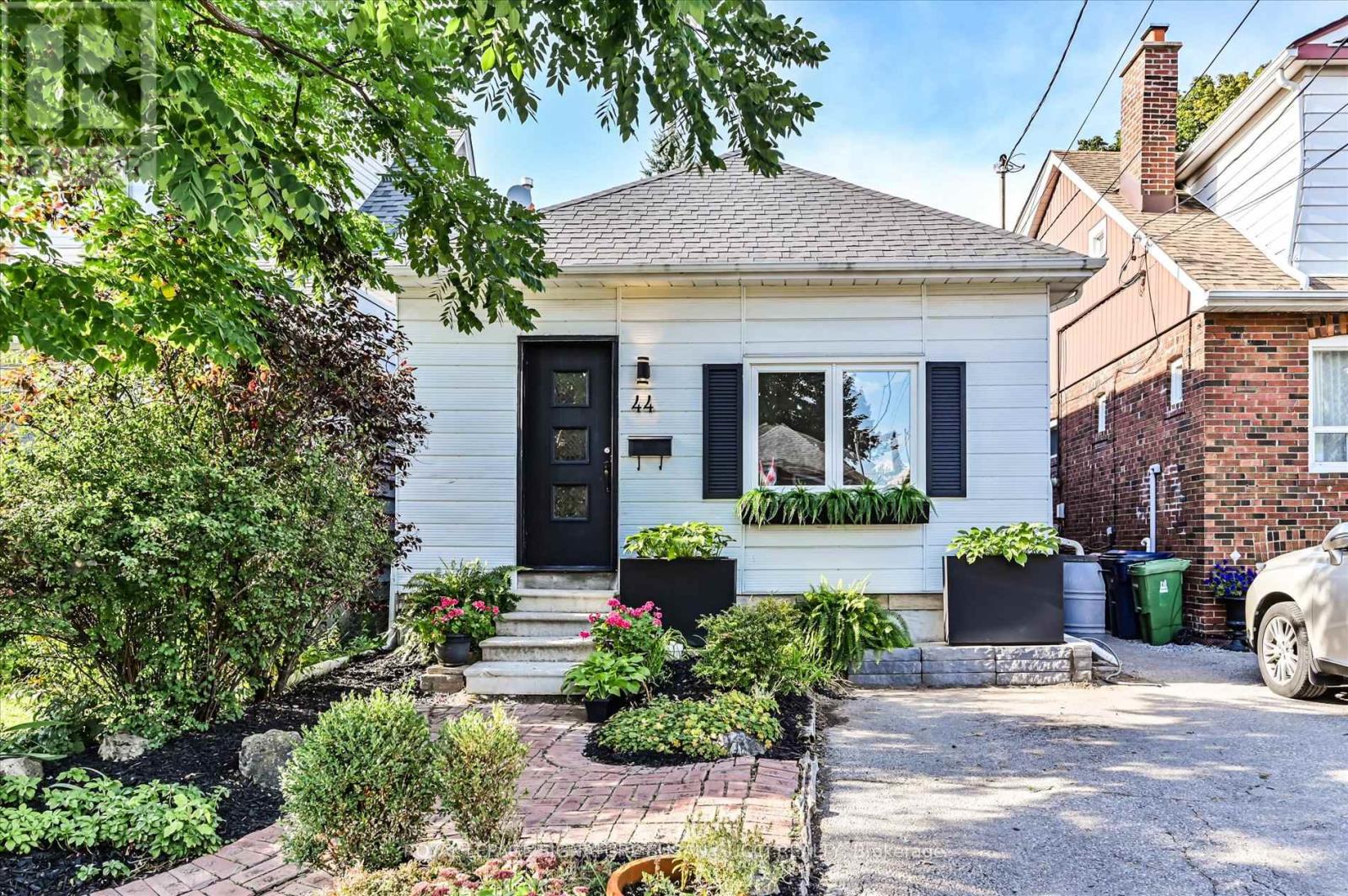 Photo 1 of 44 Crewe Avenue, Toronto ON