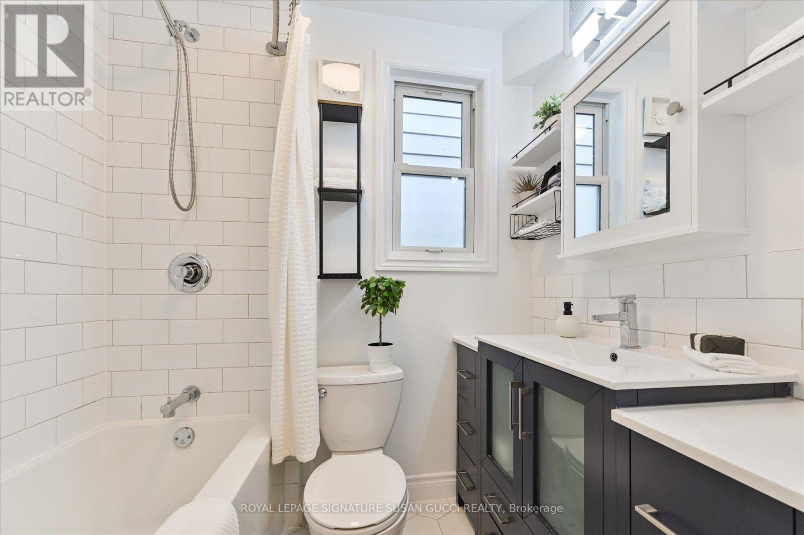 Photo 15 of 44 Crewe Avenue, Toronto ON
