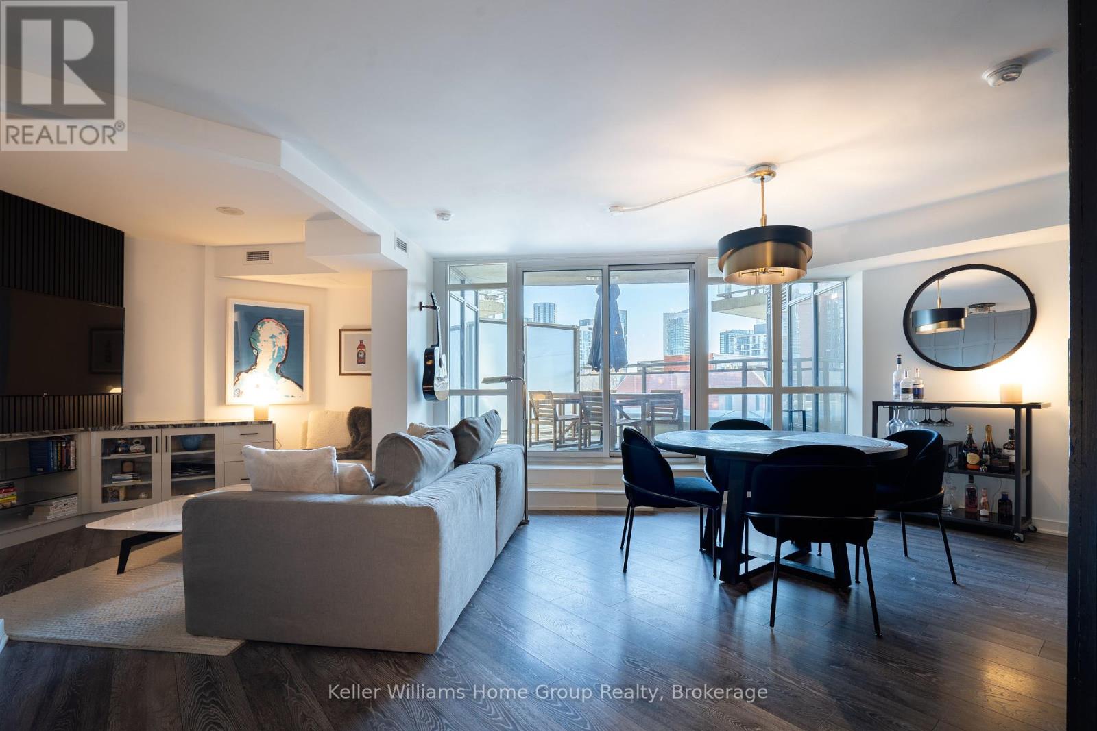 Photo 7 of 430 W 775 King Street W, Toronto ON