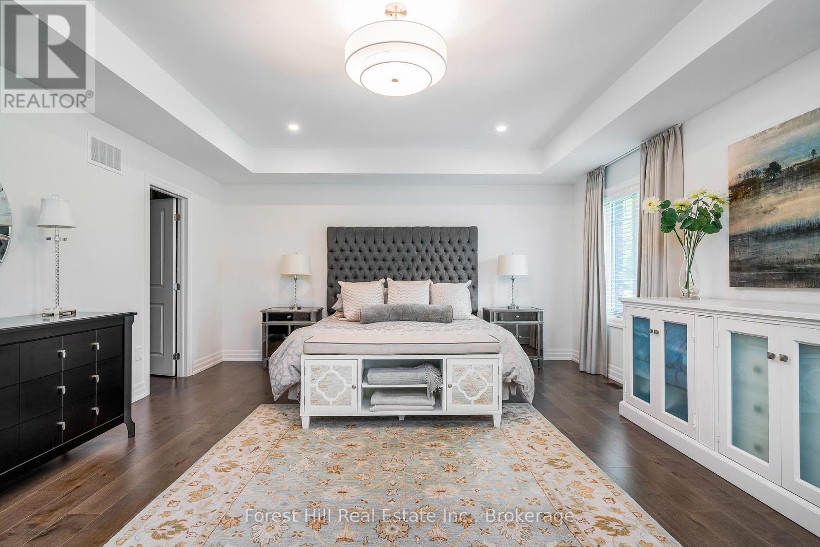 Photo 23 of 155 Glenlake Boulevard, Collingwood ON