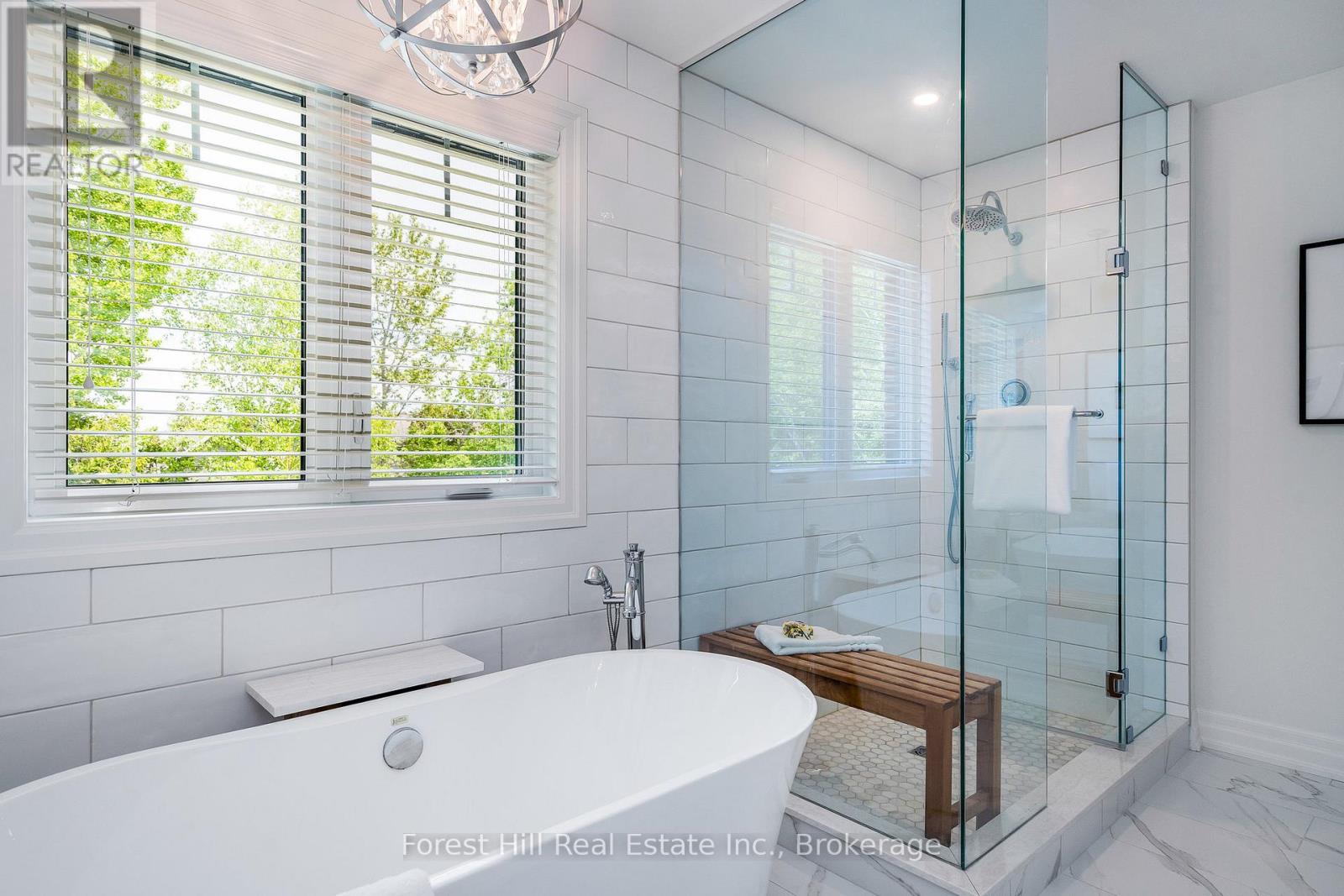 Photo 26 of 155 Glenlake Boulevard, Collingwood ON