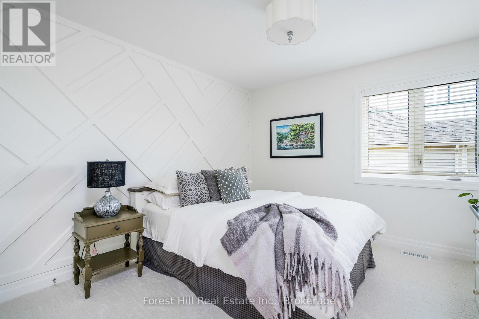 Photo 29 of 155 Glenlake Boulevard, Collingwood ON