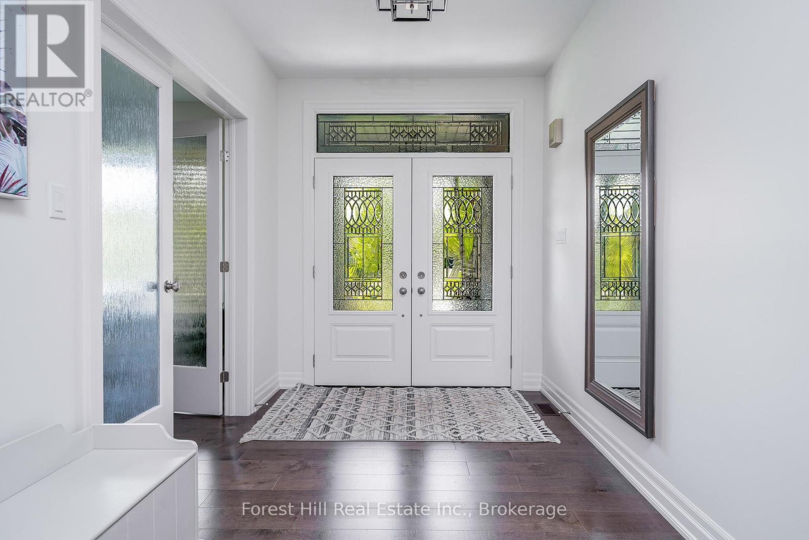 Photo 3 of 155 Glenlake Boulevard, Collingwood ON