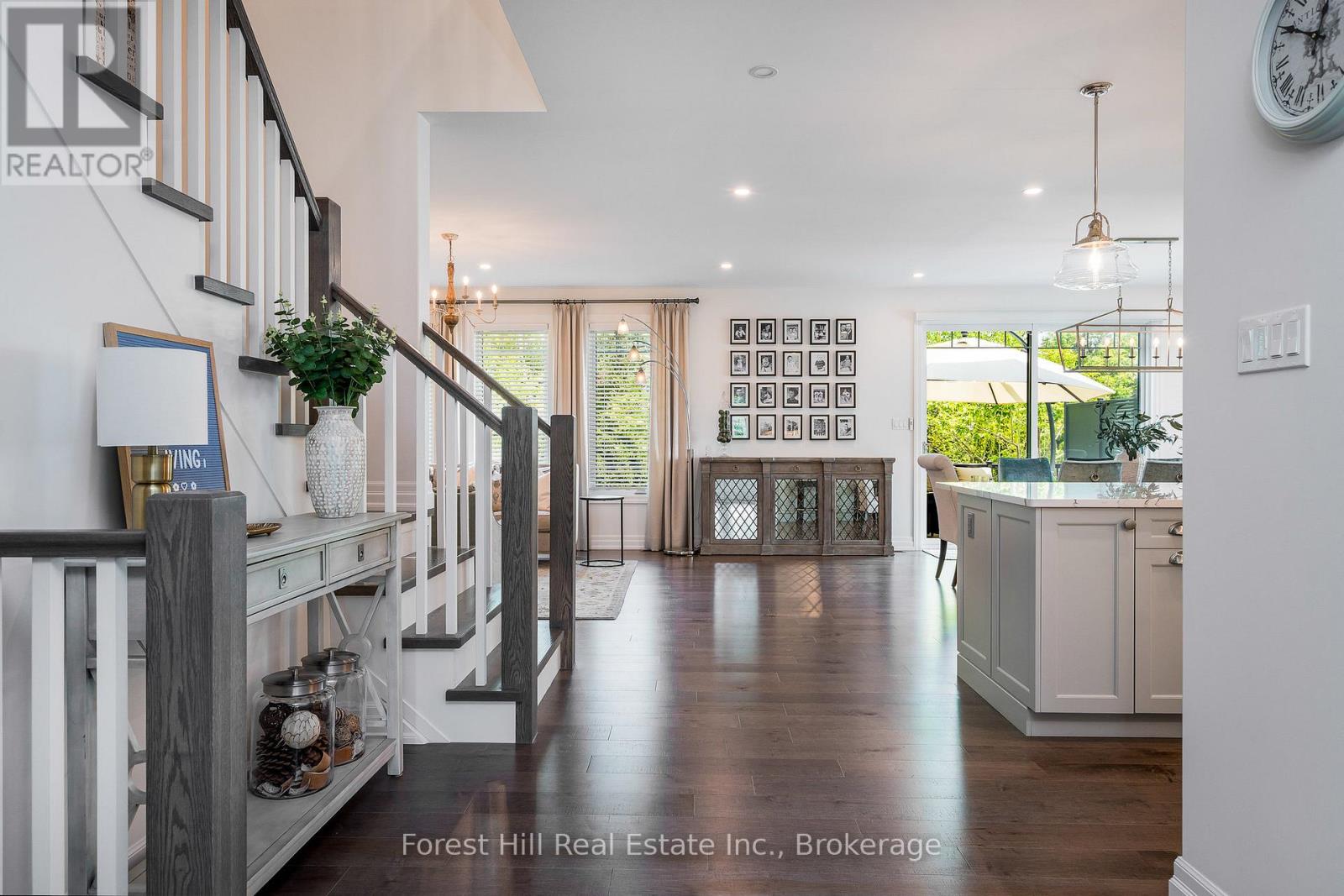 Photo 4 of 155 Glenlake Boulevard, Collingwood ON