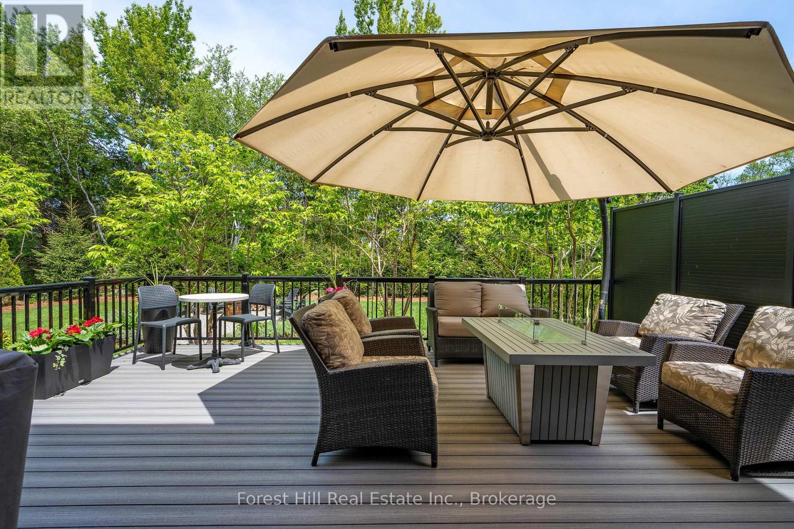 Photo 48 of 155 Glenlake Boulevard, Collingwood ON