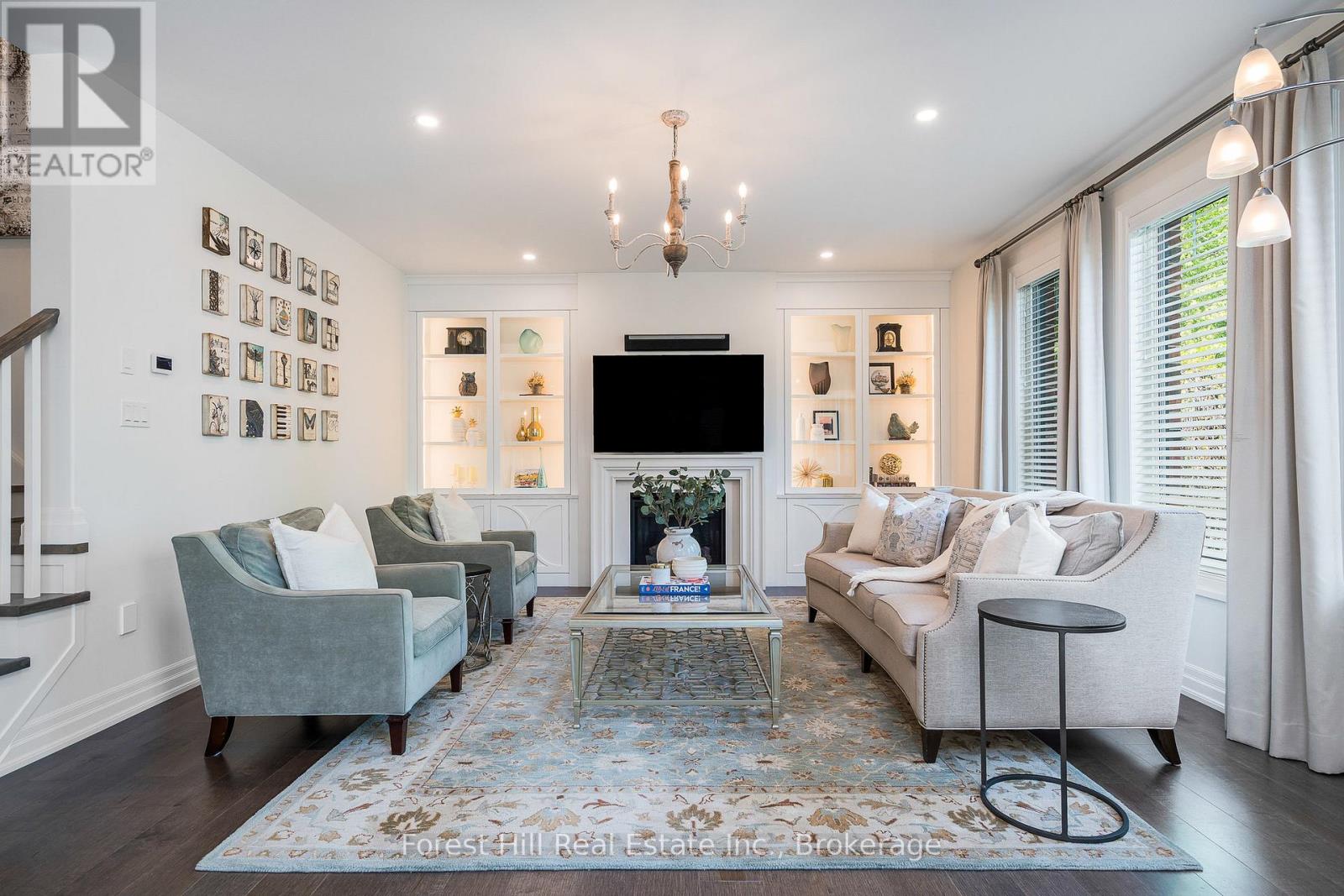 Photo 6 of 155 Glenlake Boulevard, Collingwood ON
