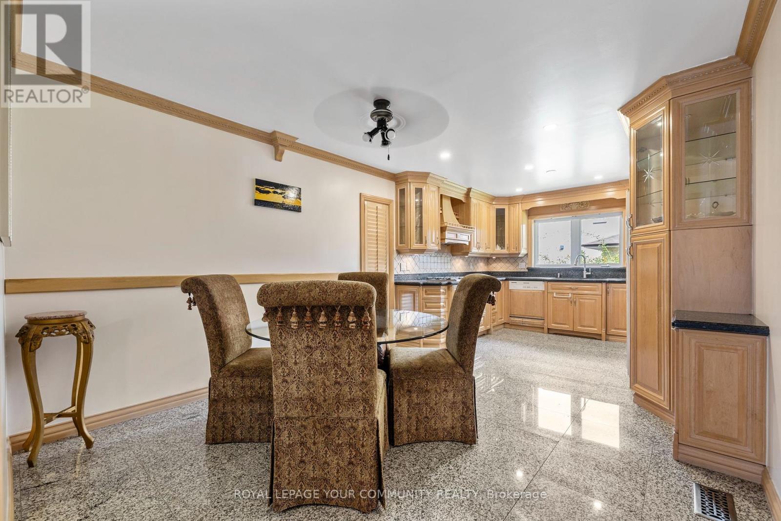 Photo 15 of 38 Spruce Avenue S, Richmond Hill ON