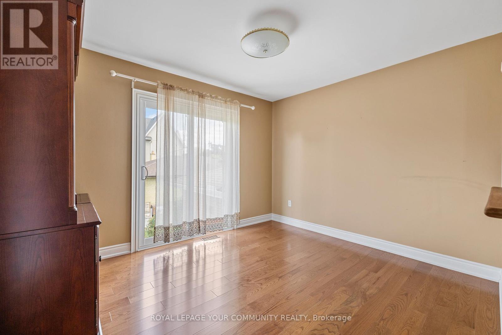 Photo 21 of 38 Spruce Avenue S, Richmond Hill ON