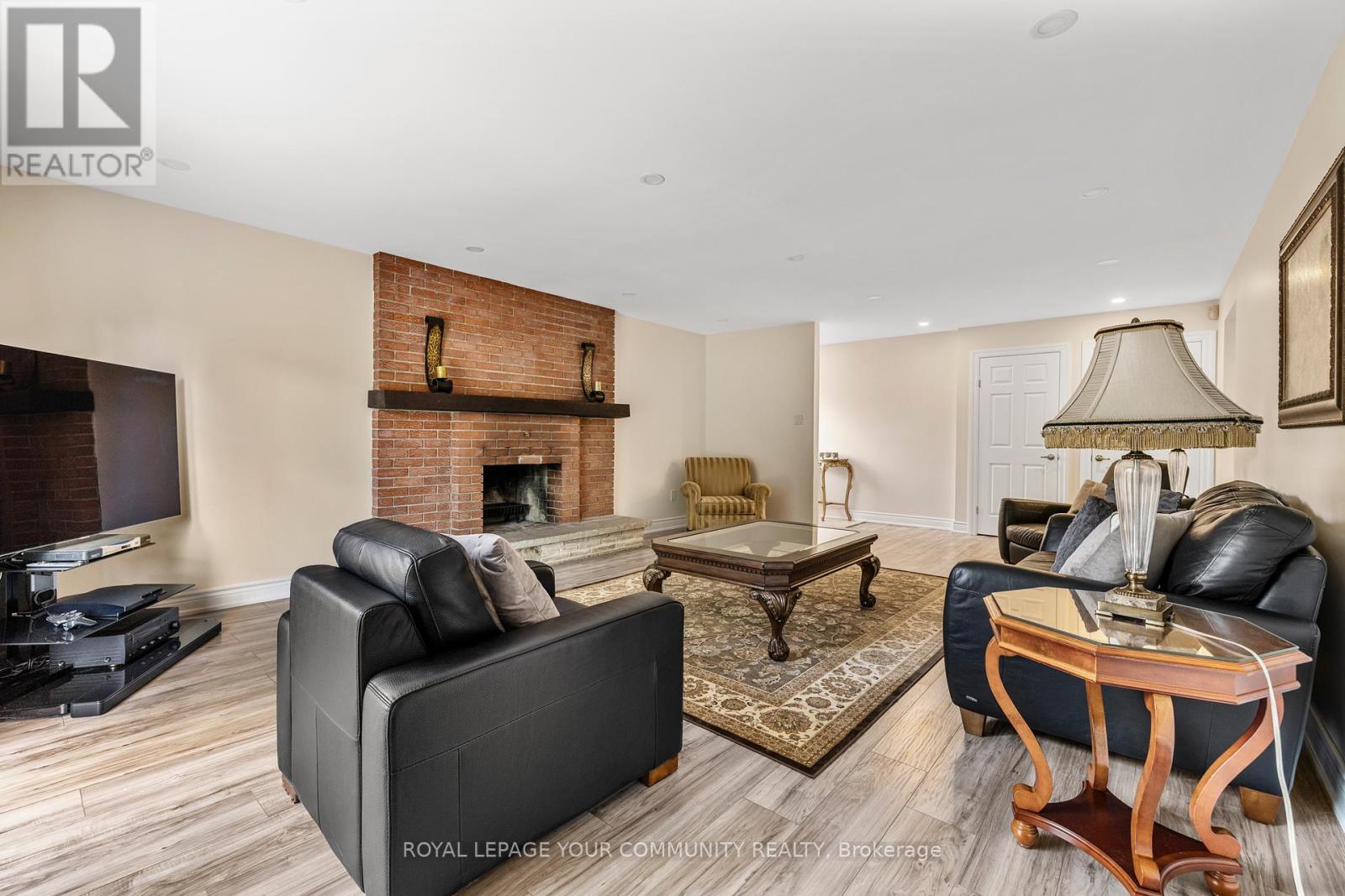 Photo 26 of 38 Spruce Avenue S, Richmond Hill ON