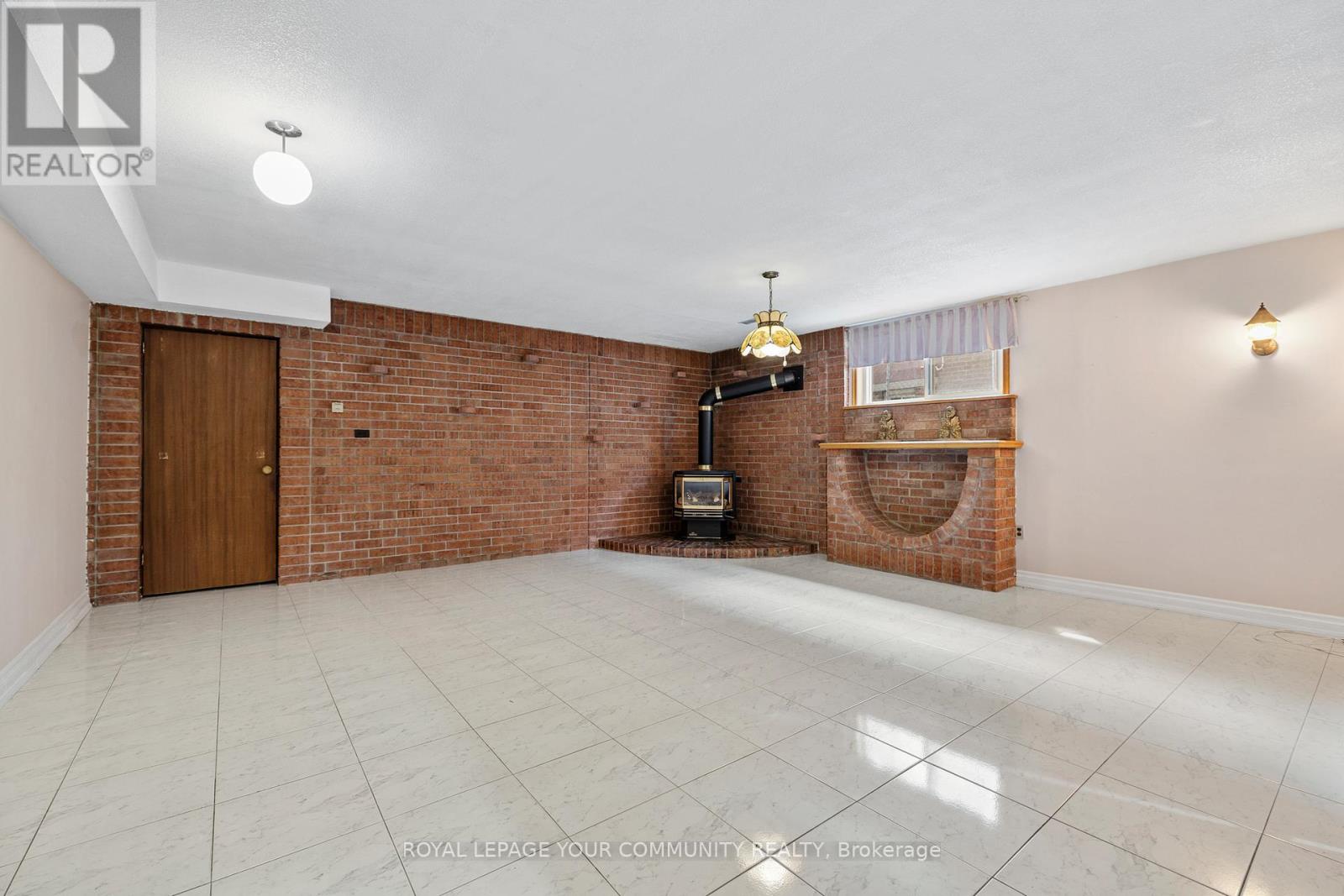 Photo 29 of 38 Spruce Avenue S, Richmond Hill ON