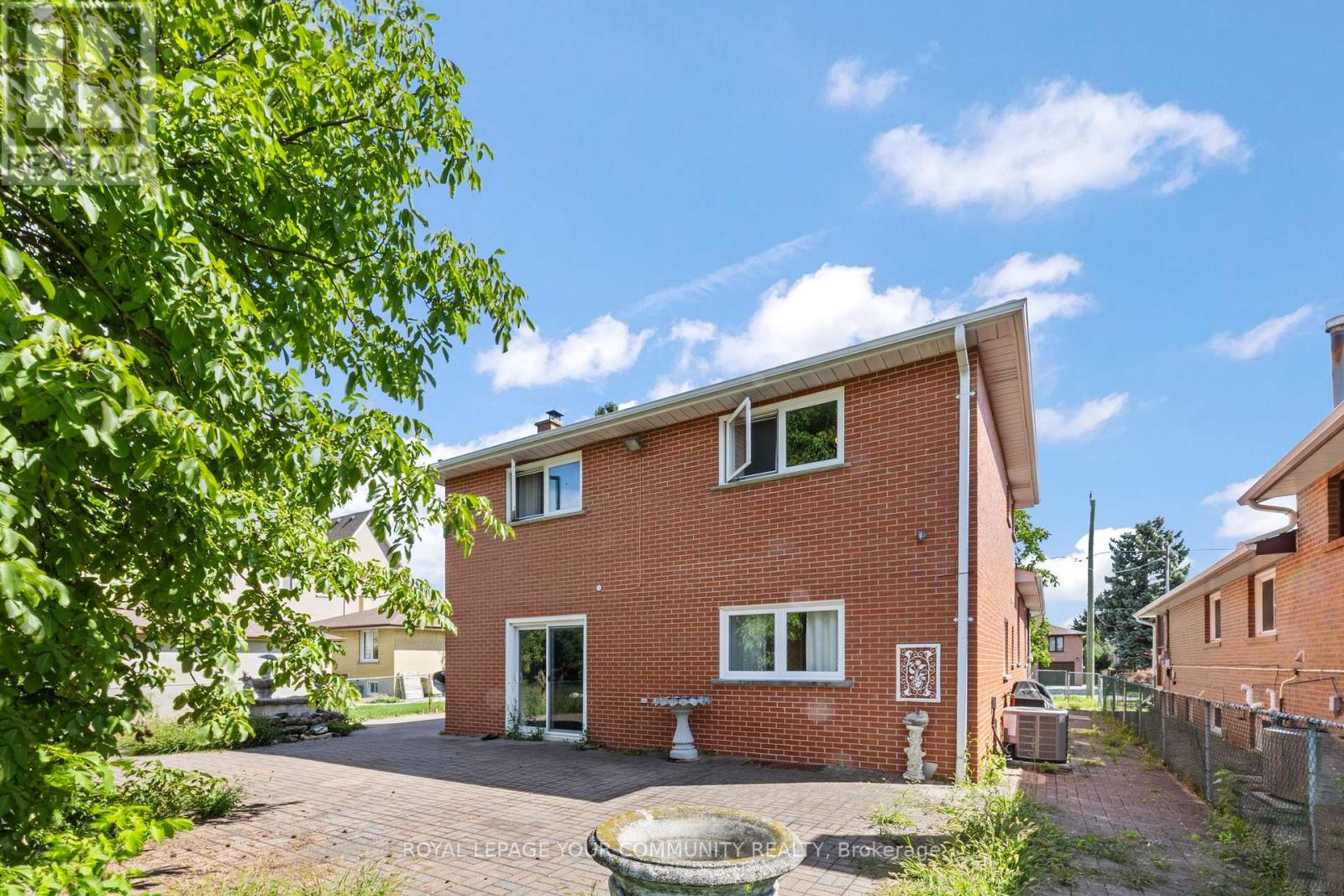 Photo 38 of 38 Spruce Avenue S, Richmond Hill ON