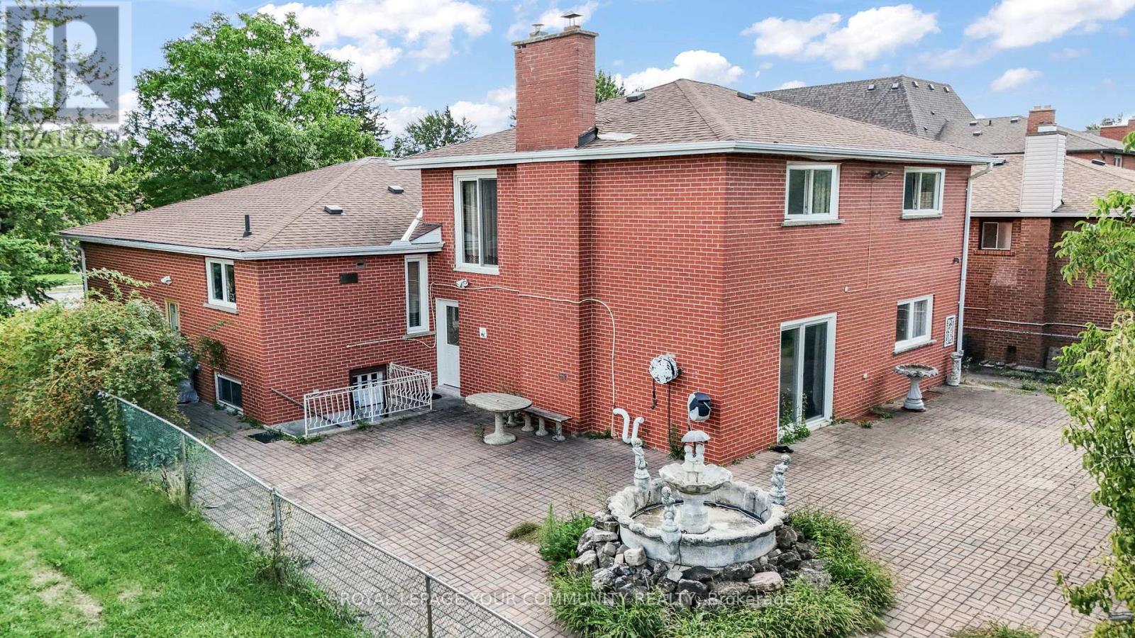 Photo 40 of 38 Spruce Avenue S, Richmond Hill ON