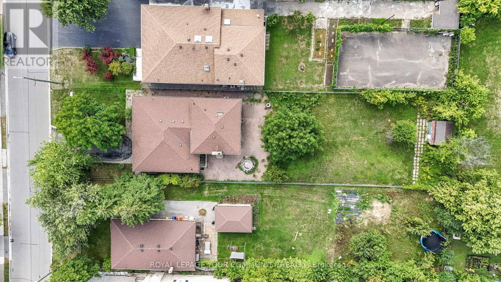 Photo 45 of 38 Spruce Avenue S, Richmond Hill ON