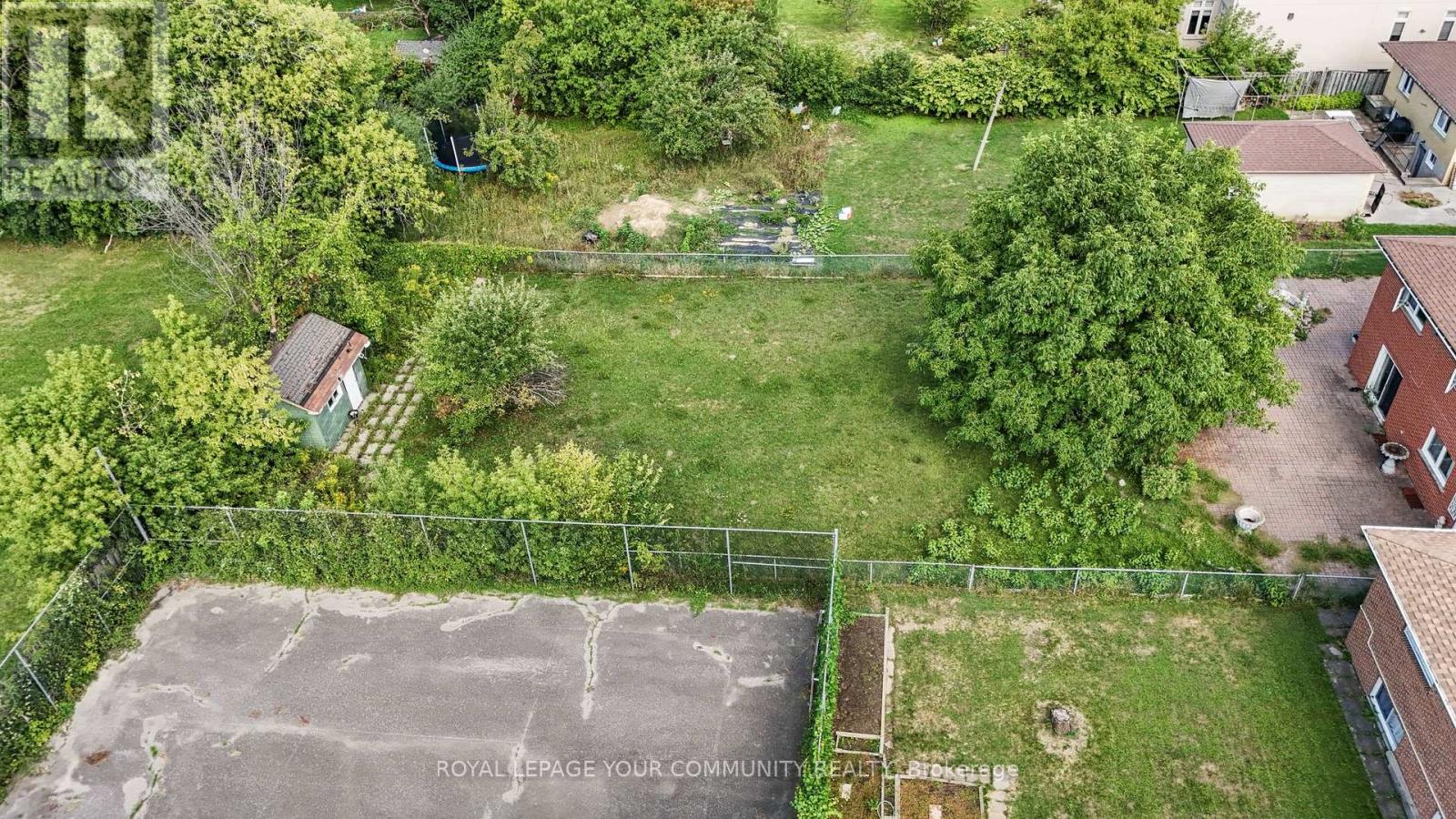 Photo 48 of 38 Spruce Avenue S, Richmond Hill ON