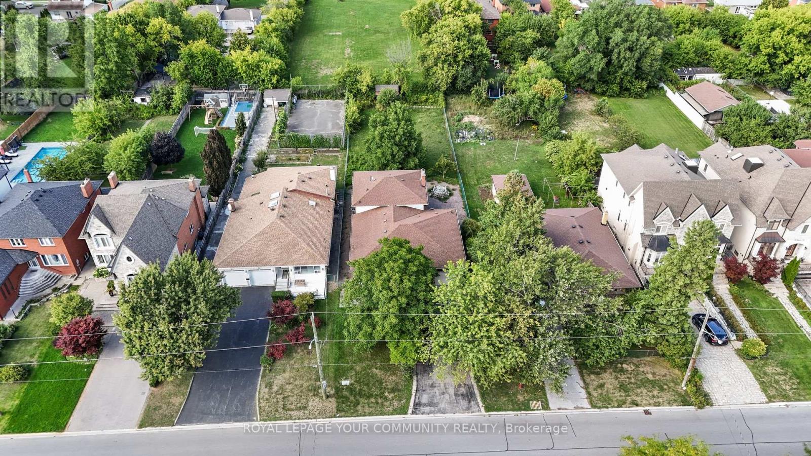 Photo 50 of 38 Spruce Avenue S, Richmond Hill ON