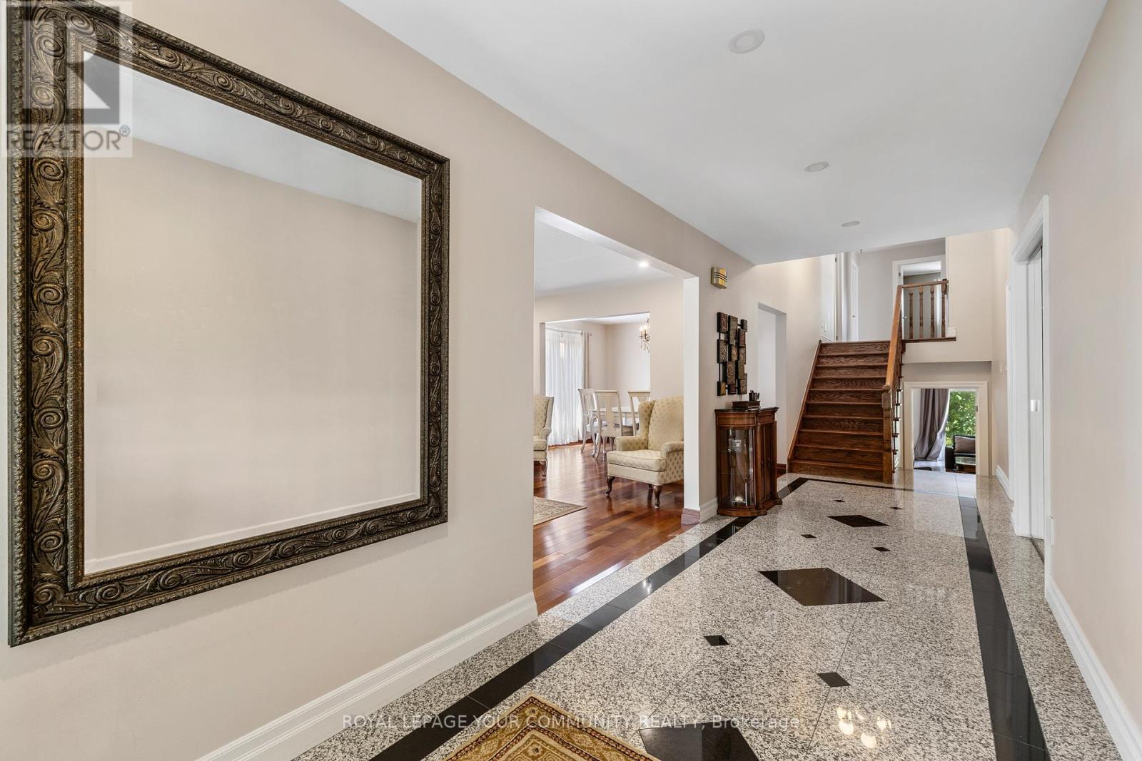 Photo 7 of 38 Spruce Avenue S, Richmond Hill ON