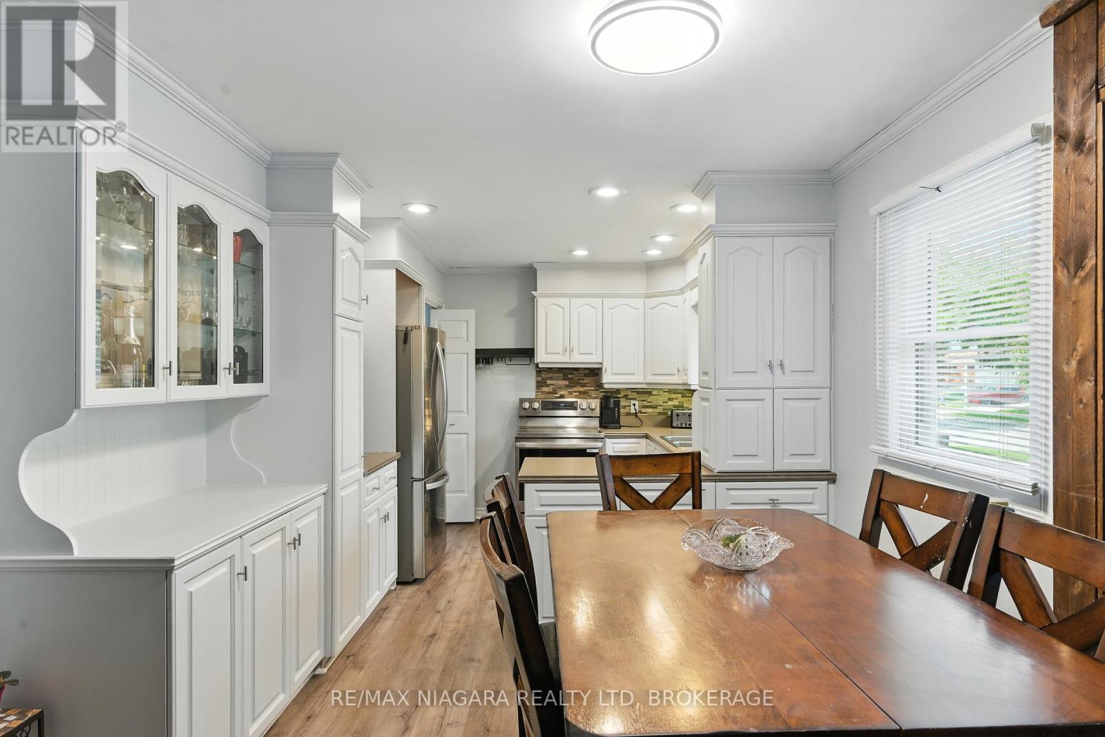Photo 8 of 204 Hildred Street, Welland ON