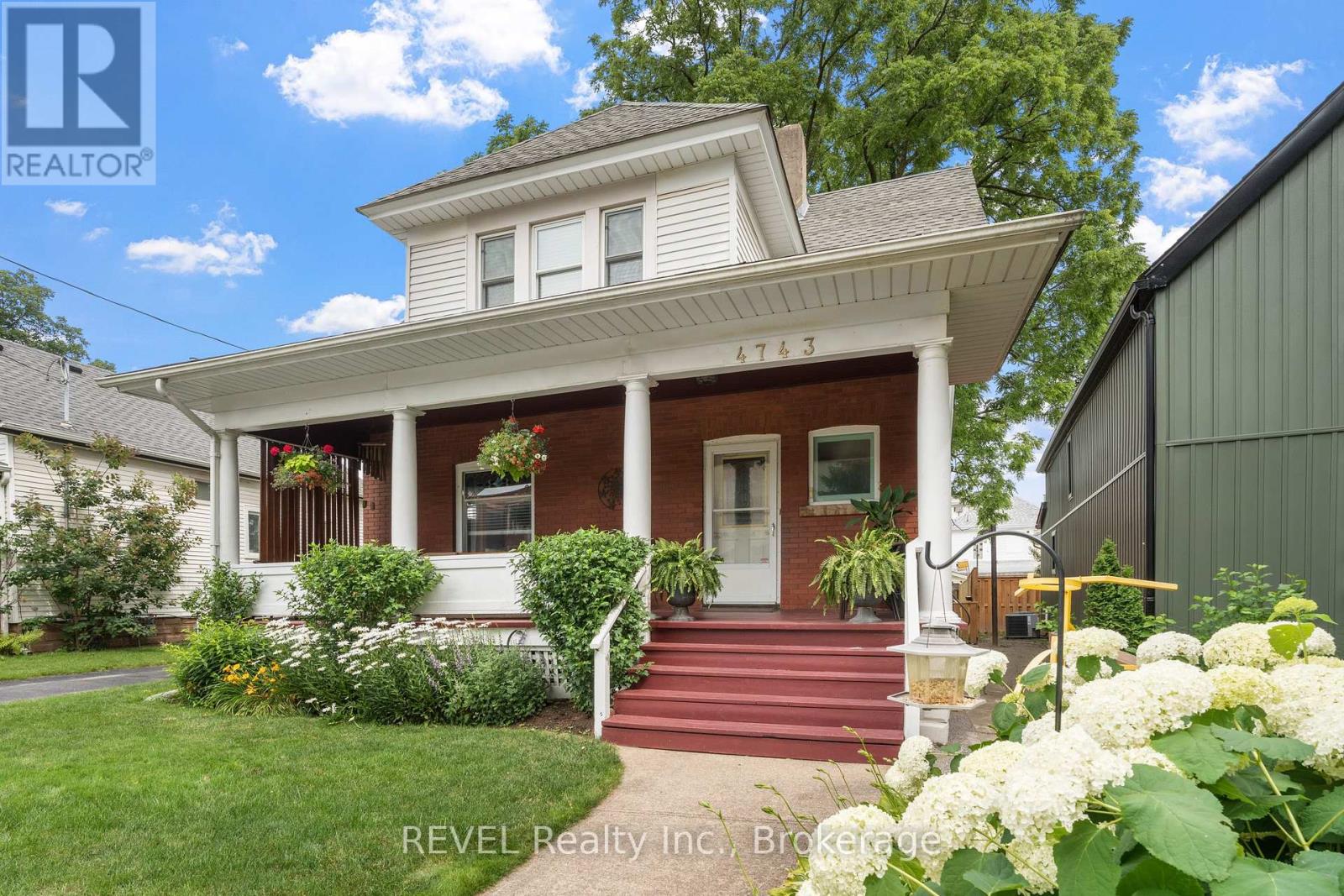 Photo 1 of 4743 Epworth Circle, Niagara Falls ON
