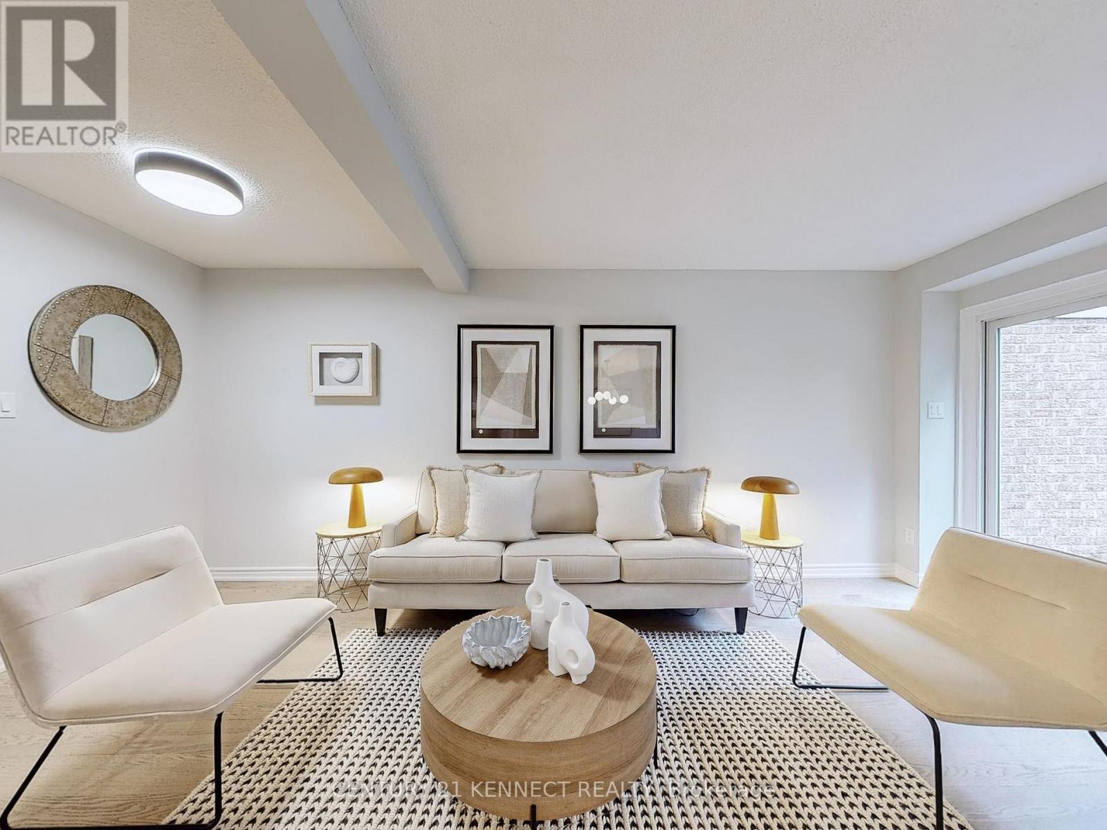 Photo 2 of 8 105 Carlton Road, Markham ON