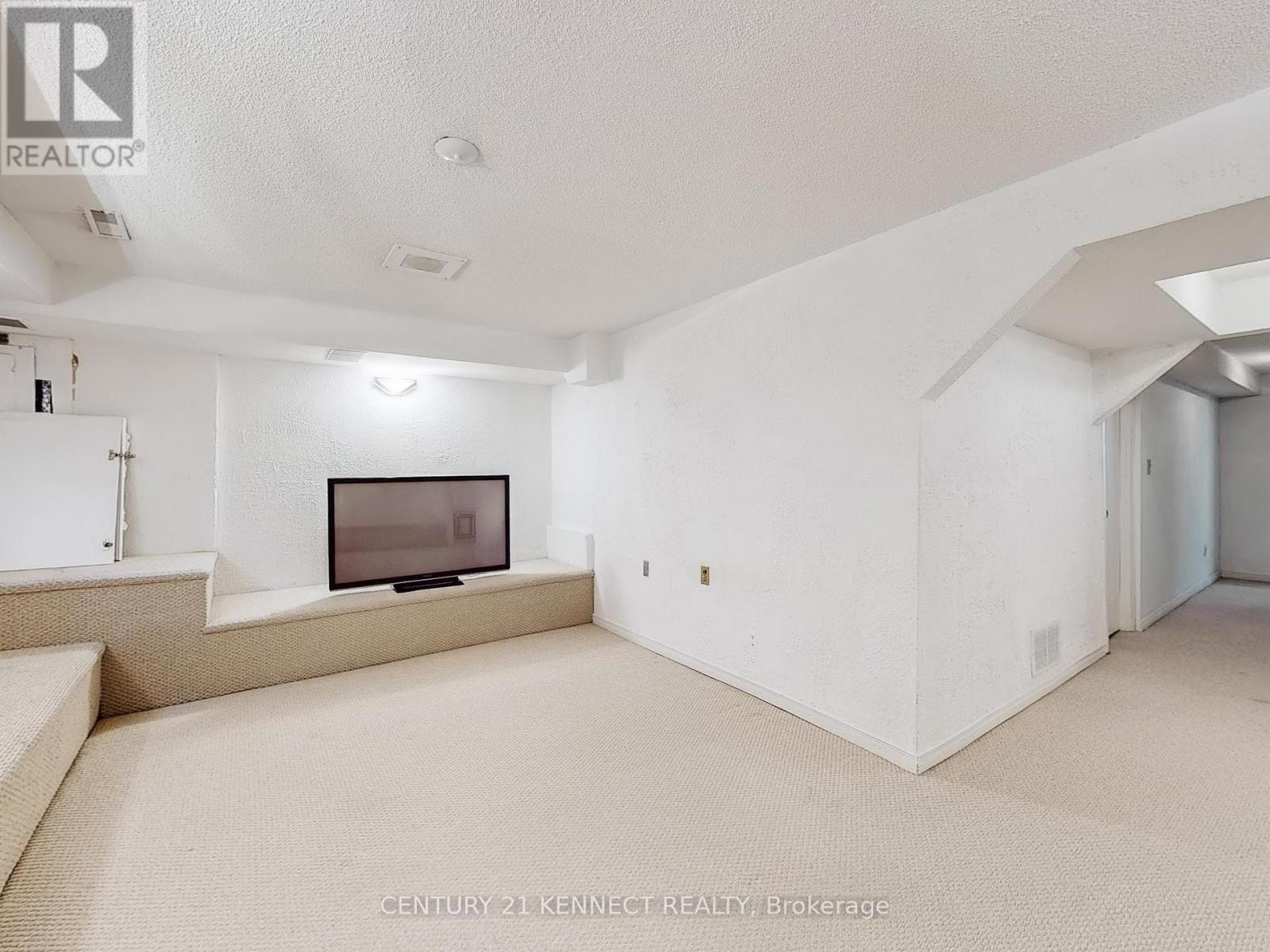 Photo 21 of 8 105 Carlton Road, Markham ON
