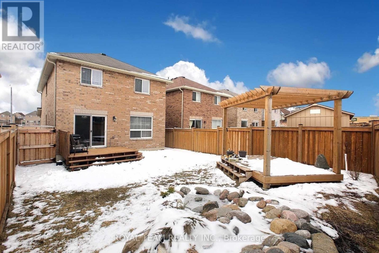 Photo 8 of 1398 Hunter Street, Innisfil ON