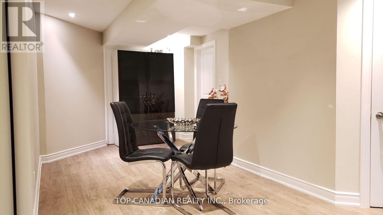 Photo 10 of 279 Baker Hill Boulevard, Whitchurchstouffville ON