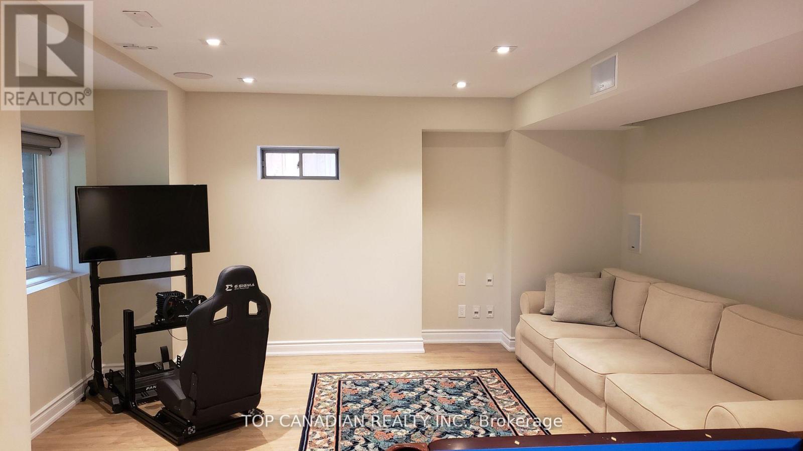 Photo 14 of 279 Baker Hill Boulevard, Whitchurchstouffville ON