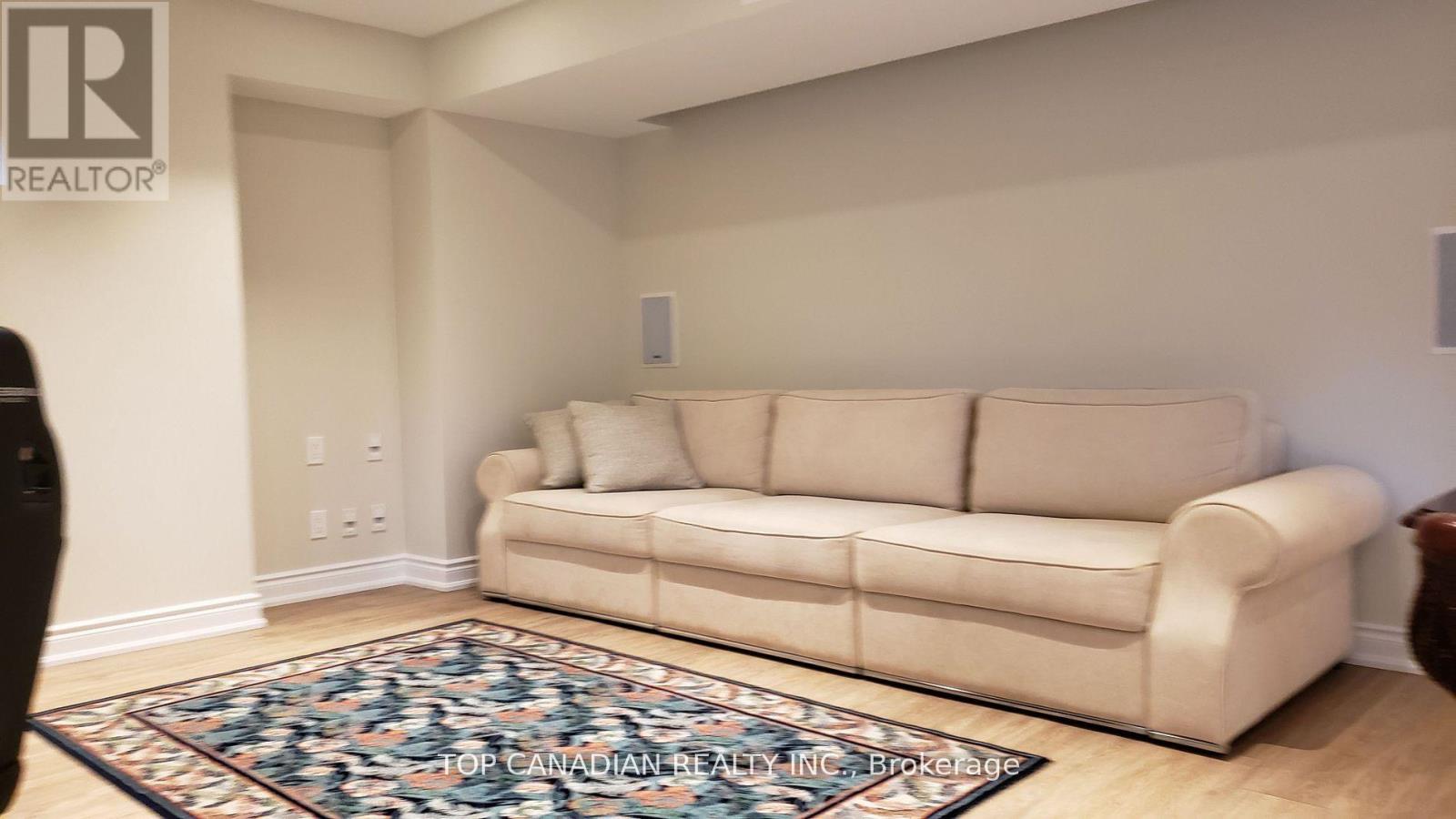 Photo 7 of 279 Baker Hill Boulevard, Whitchurchstouffville ON