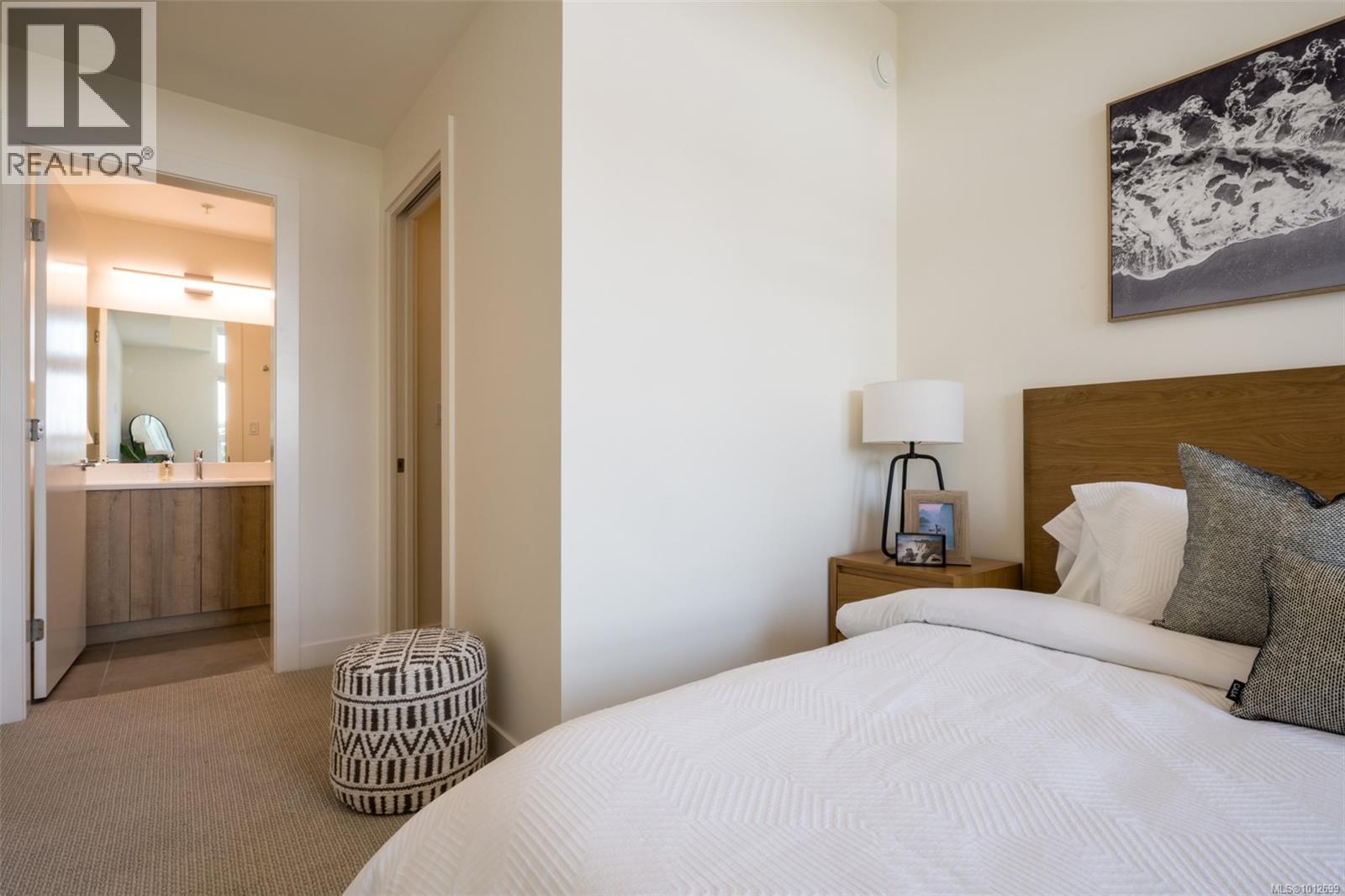 Photo 15 of 402 757 Tyee Rd, Victoria BC