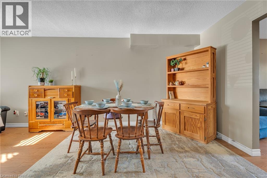 Photo 10 of 2366 Brunswick Court, Burlington ON
