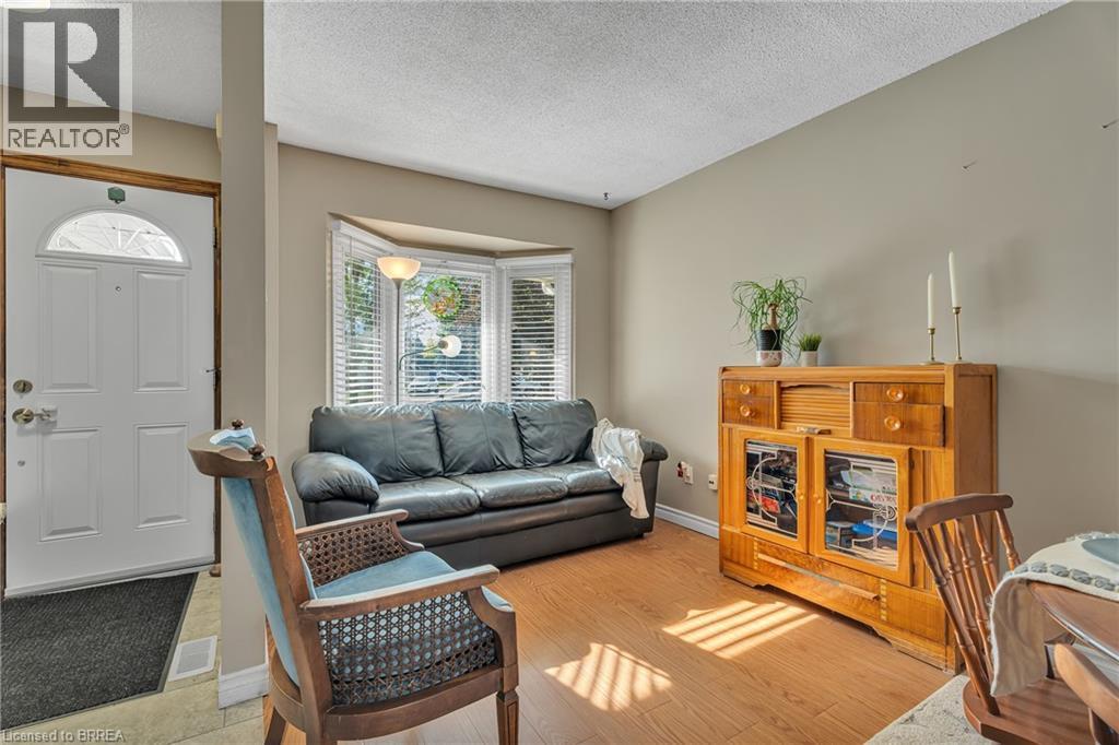 Photo 8 of 2366 Brunswick Court, Burlington ON