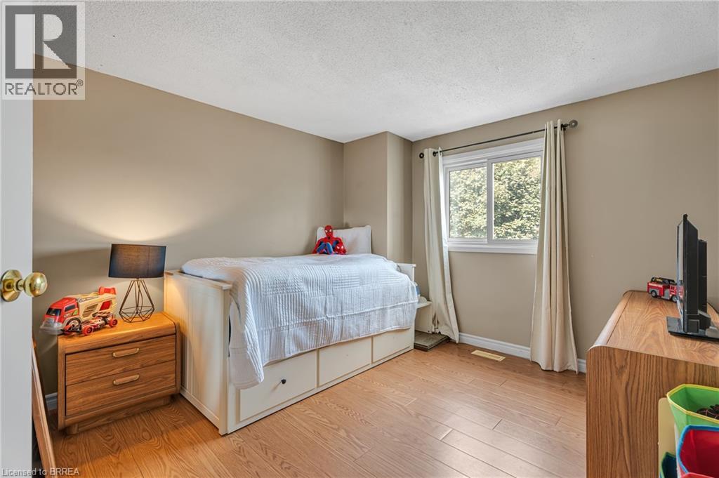 Photo 23 of 2366 Brunswick Court, Burlington ON