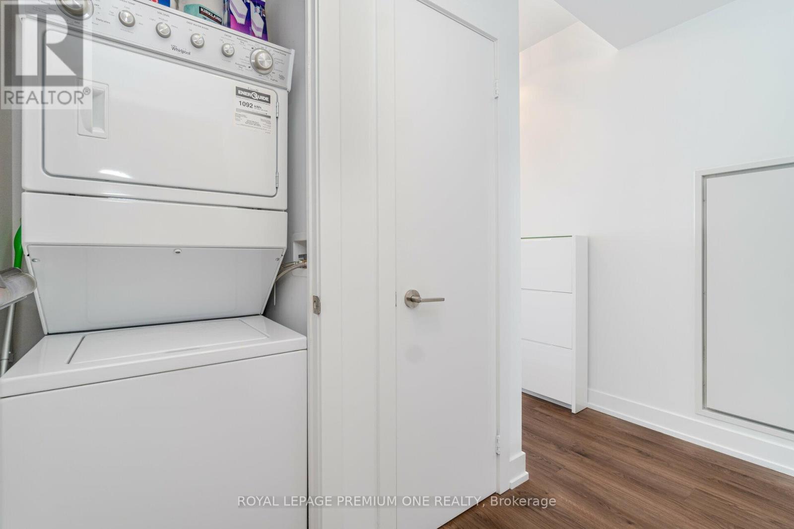 Photo 11 of 209 170 Chiltern Hill Road, Toronto ON