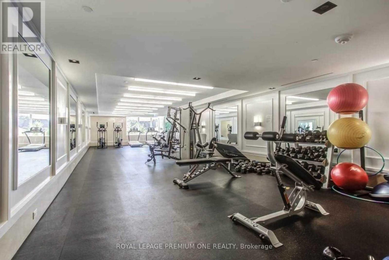 Photo 17 of 209 170 Chiltern Hill Road, Toronto ON